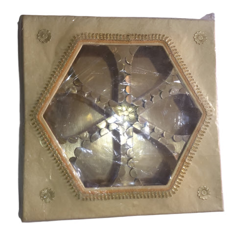 Inner Flower Shape 6 Partition Dry Fruit Box