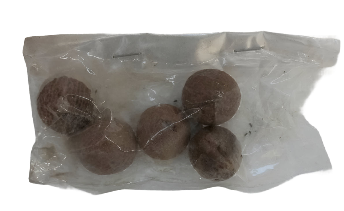 Giri Black Betel Nuts for Poojas