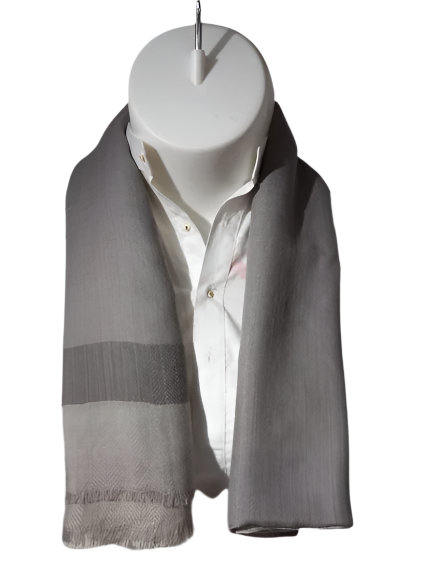 Men's Gray Woolen Scarf: Warm and Stylish Accessory for Winter