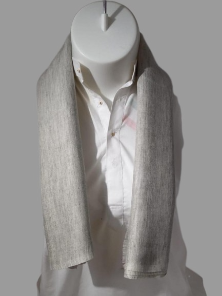 Men's Light Gray Woolen Scarf: Warm and Stylish Accessory for Winter